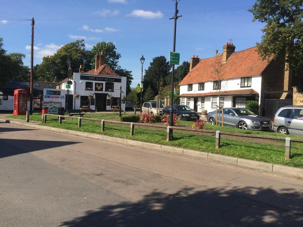 Harmondsworth Hall Guest House West Drayton  Exterior foto